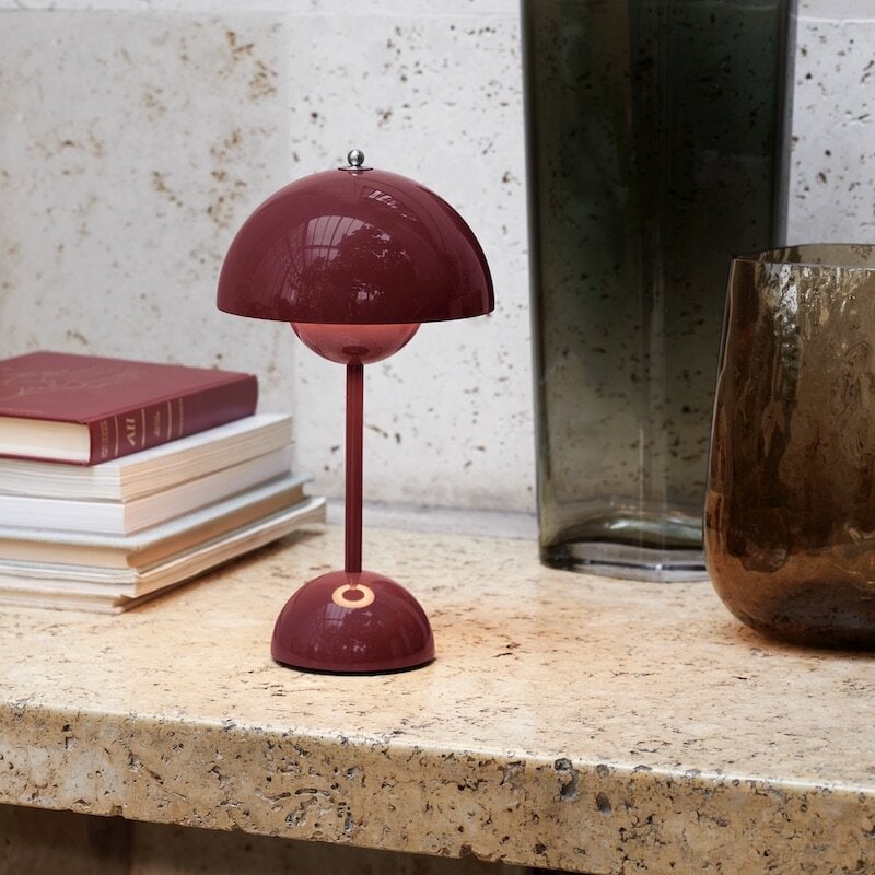 https://www.norrmalmsel.se/pub_docs/files/NorrmalmselektriskaaffärAB/And-Tradition_Flowerpot_VP9_Bordslampa.jpeg