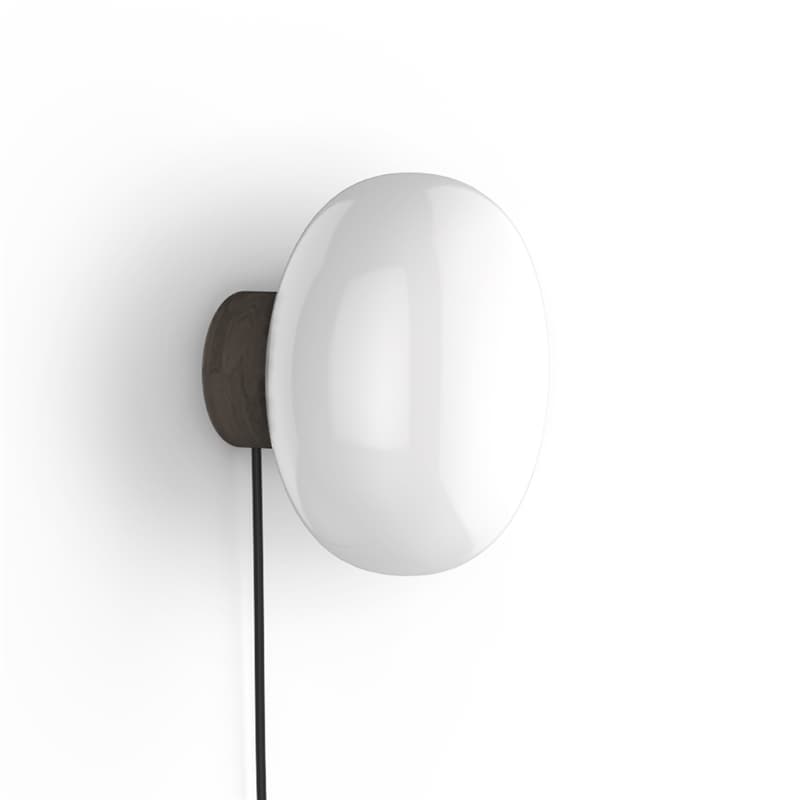 New Works - Karl-Johan vägglampa rökt ek/opalglas