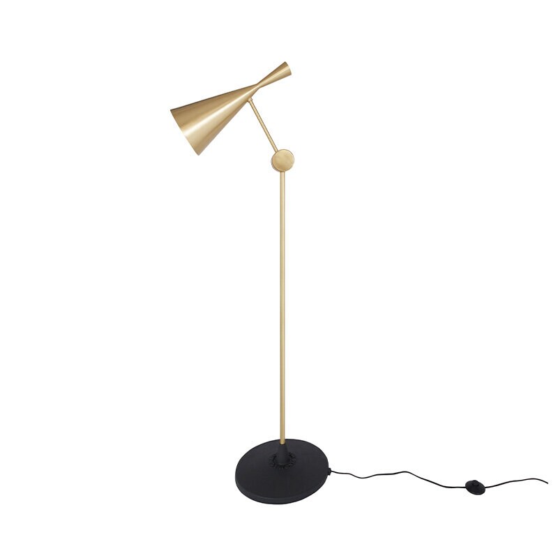 Beat golvlampa mässing