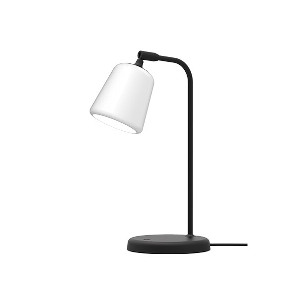 Material bordslampa vitt opalglassvart New Works Material bordslampa vitt opalglassvart New Works