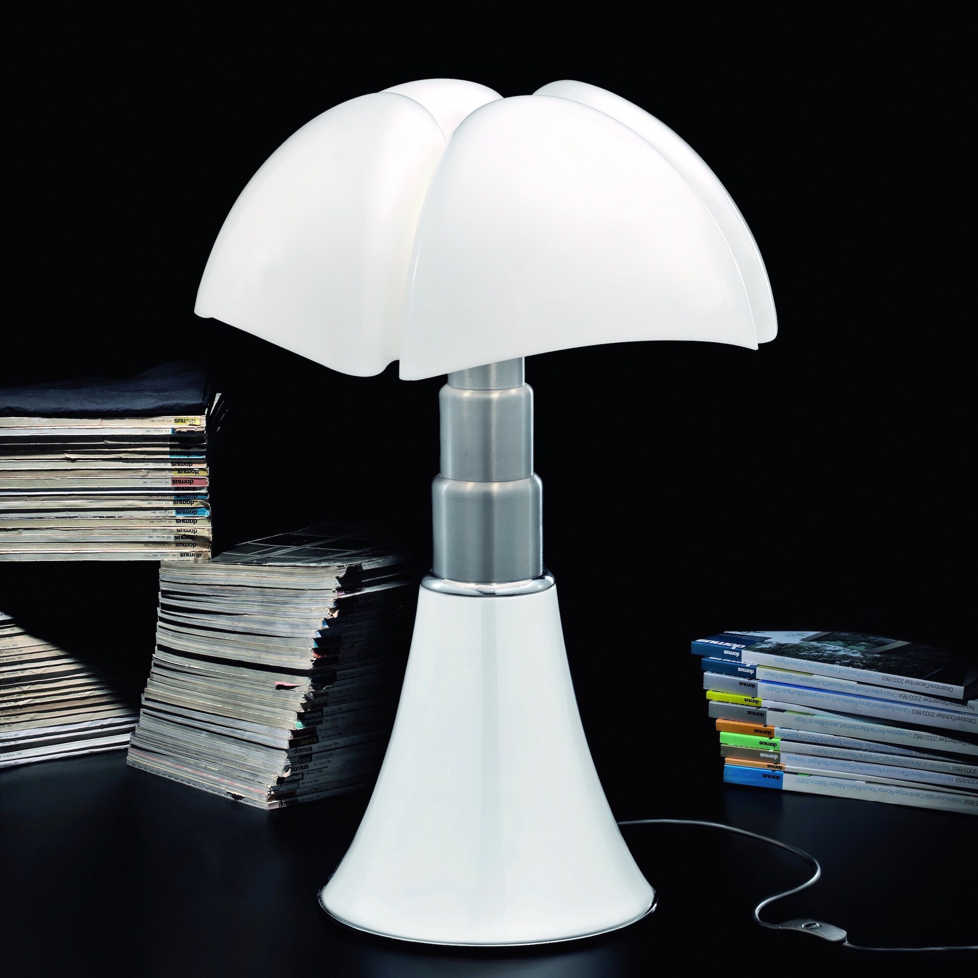 Pipistrello bordslampa vit från Martinelli Luce