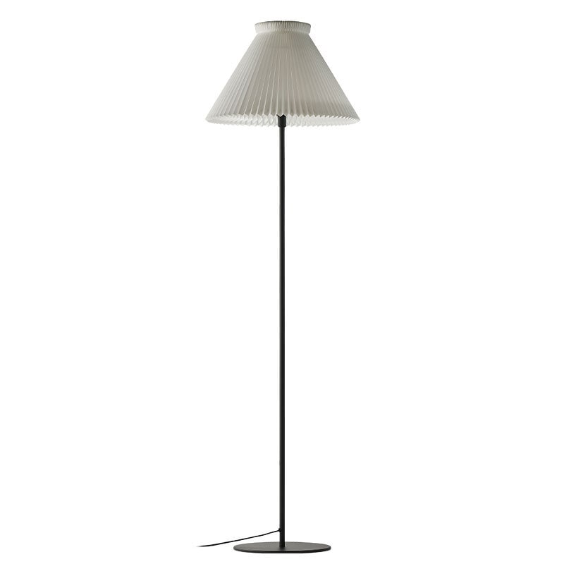 Le Klint 334H golvlampa svart/standard