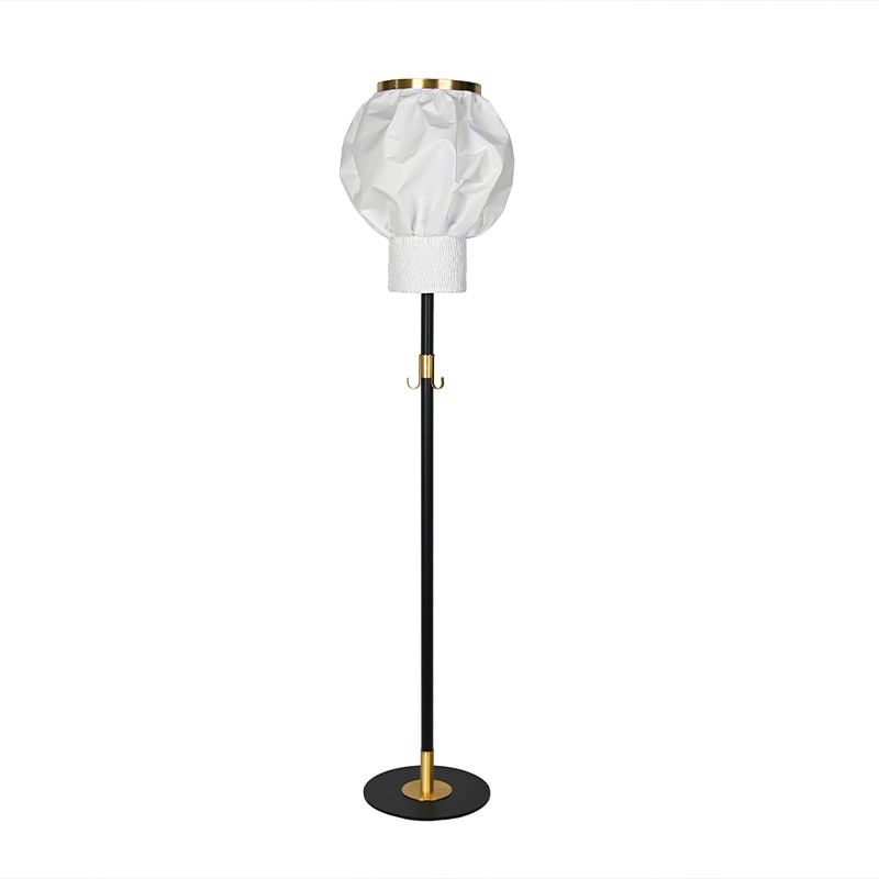 Q-Cuff golvlampa svart