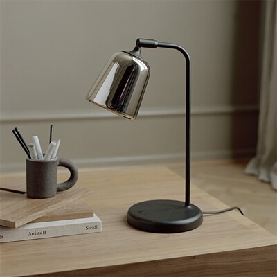 Bordslampor Norrmalms Elektriska Material bordslampa vitt opalglassvart New Works
